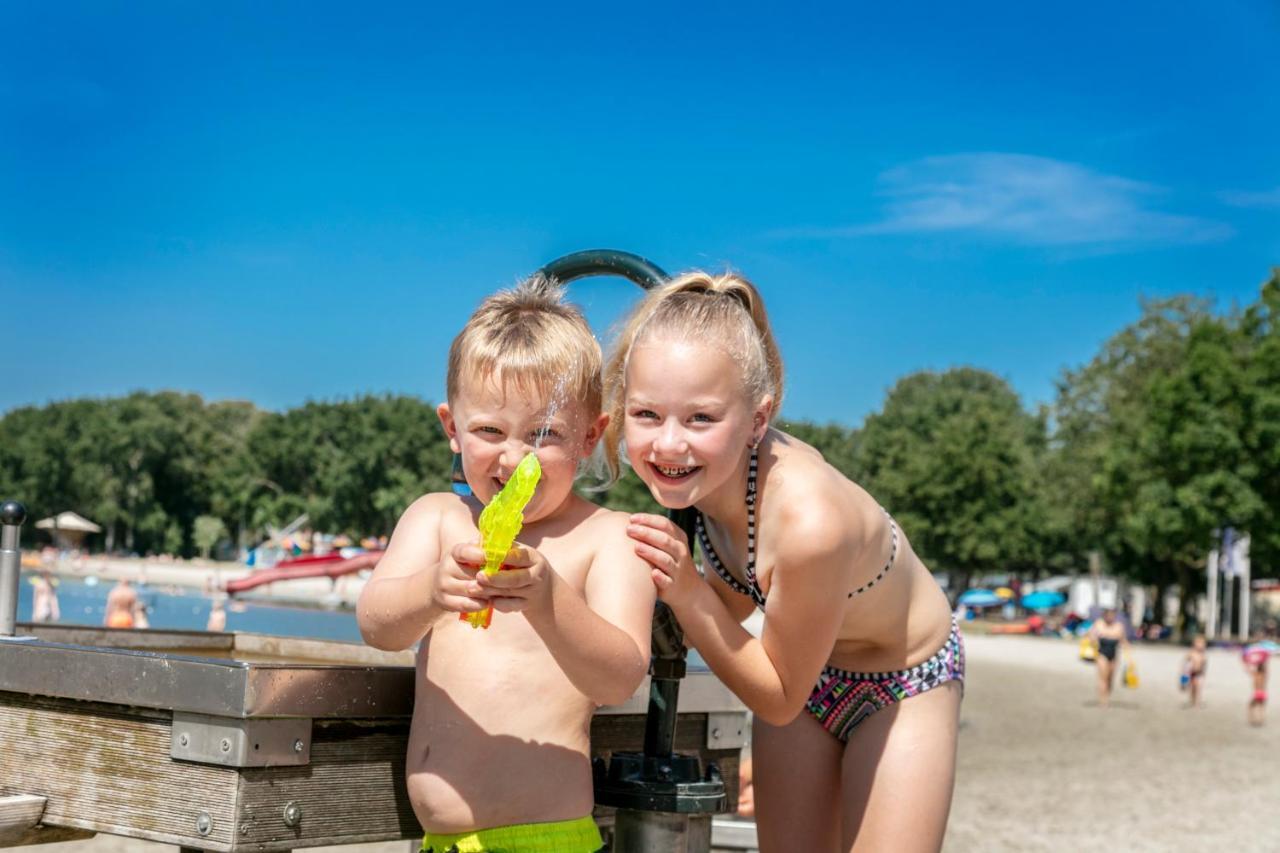 Vakantiepark De Bergen Villa Wanroij Exterior foto